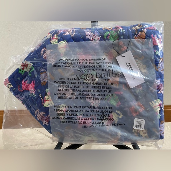 Vera Bradley Outlet Large Travel Duffel in Cotton “Catnip Christmas”. NWT - Picture 4 of 4